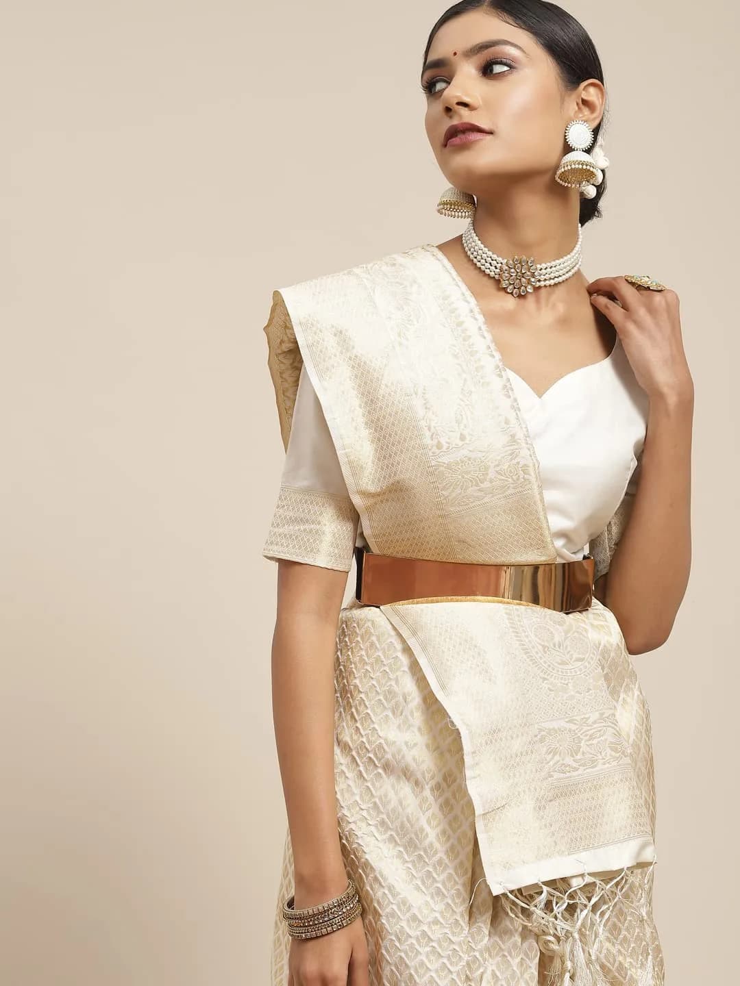AKHILAM Banarasi Silk Saree with Unsewn Blouse Part, 5.5 m (18 ft) | Woven Design - view 2
