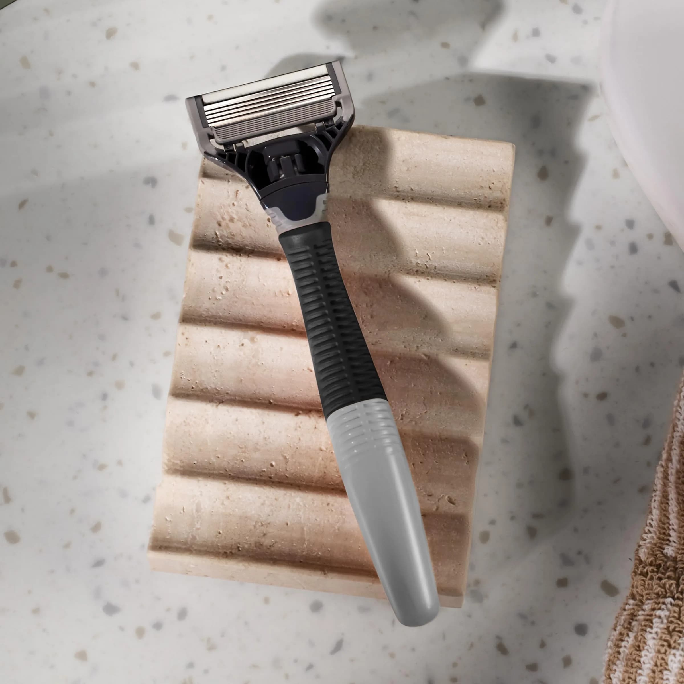Harry's Original Shaving Kit for Men - Winston Handle & 3 German-Engineered Blades | Charcoal - view 3