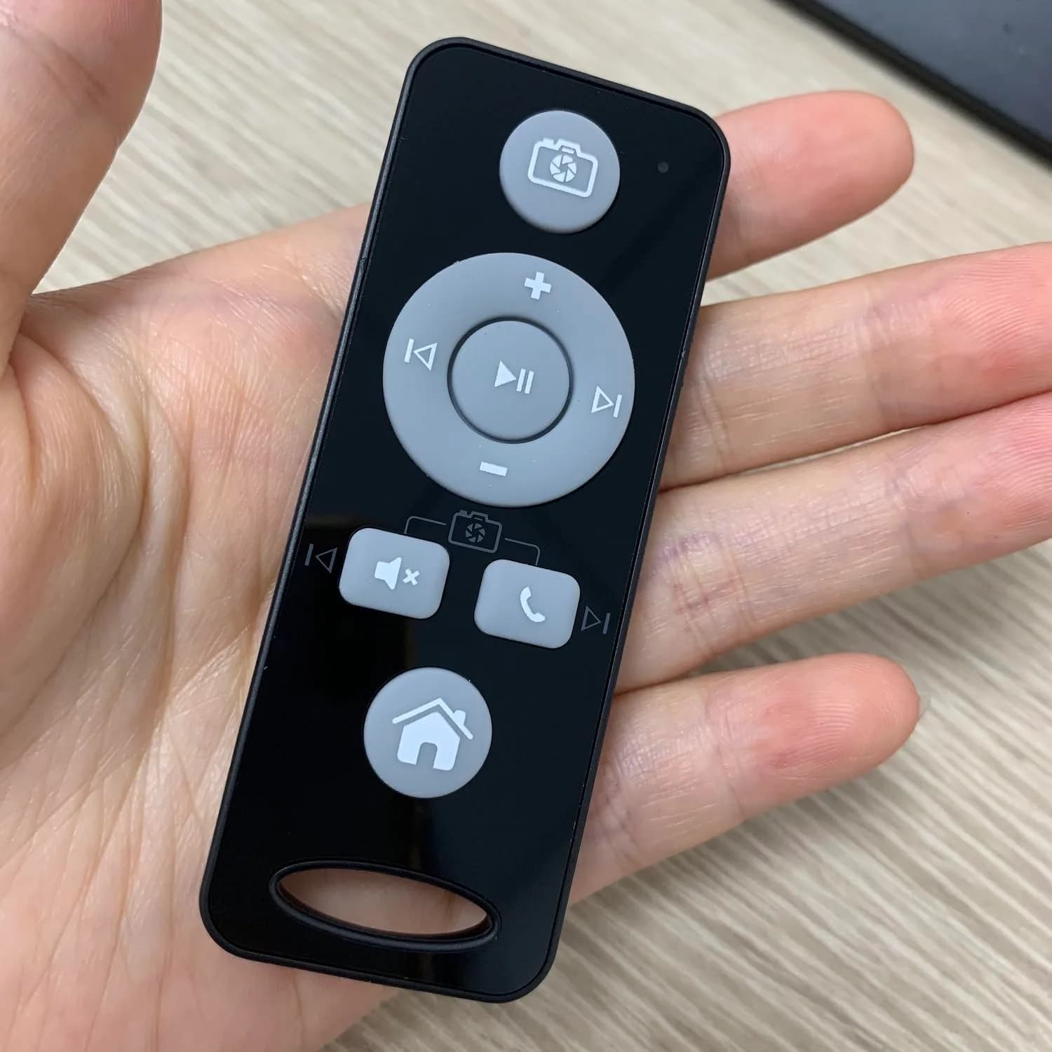 Mars Fox Bluetooth Remote Control for Media Playback & Selfies | 32 ft Range - view 5