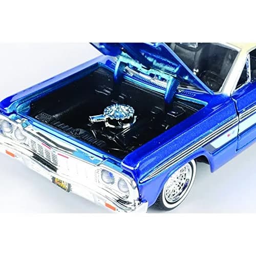 Motormax 1:24 Scale Non-Riding Toy Vehicle 7.75 inches (L) x 3 inches (W) x 3 inches (H) | Candy Blue Metallic thumbnail 4