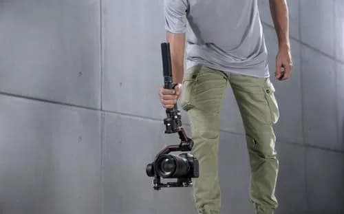 DJI RS 3 Combo 3-Axis Gimbal Stabilizer for DSLR & Mirrorless Cameras | 3 kg Payload, OLED Touchscreen, Automated Axis Locks thumbnail 9