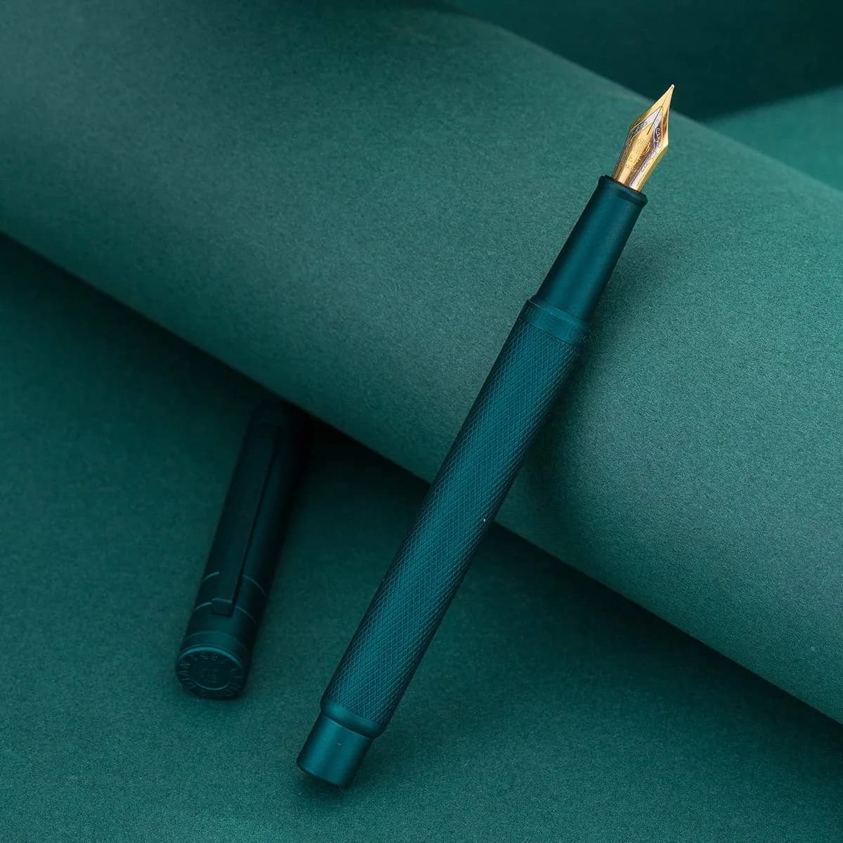 Asvine Hongdian 1851 Green Forest Fountain Pen Medium Nib 13.8cm (5.4in) | Smooth Ink Flow Writing Instrument - view 8