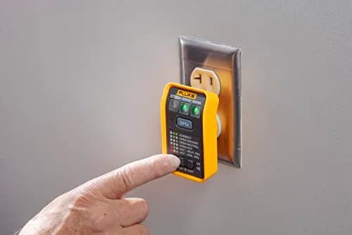 Fluke ST120+ GFCI Socket Tester with Audible Beeper & LEDs | Cat III 300V Rated thumbnail 5
