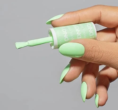 DAISY DND Gel Polish Set, Green Collection, 0.5 Fl Oz | Chip-Free, 3 Weeks Wear, Vegan & Cruelty-Free thumbnail 2