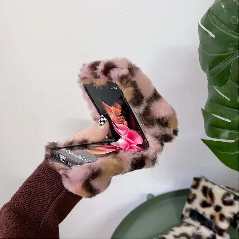 Omio Galaxy Z Flip 4 Faux Fur Plush Case | Pink Leopard Fluffy Back Cover thumbnail 4