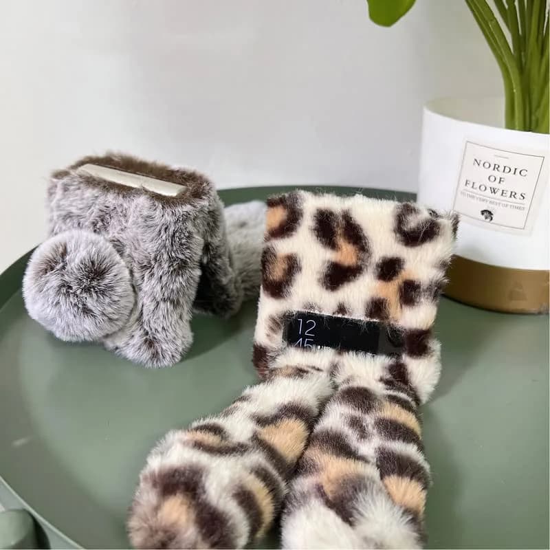 Omio Galaxy Z Flip 4 Faux Fur Plush Case | Pink Leopard Fluffy Back Cover thumbnail 6