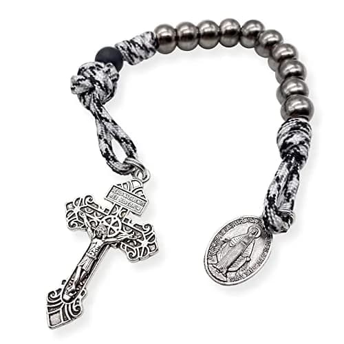 Nazareth Store Black & White Paracord Rosary 28.5cm (11.22") with Miraculous Medal & Jesus Crucifix | Durable Pocket Rosary for Travelers thumbnail 3