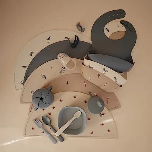 mushie Silicone Baby Bib Whales Pattern | 113 g (4 oz) thumbnail 5