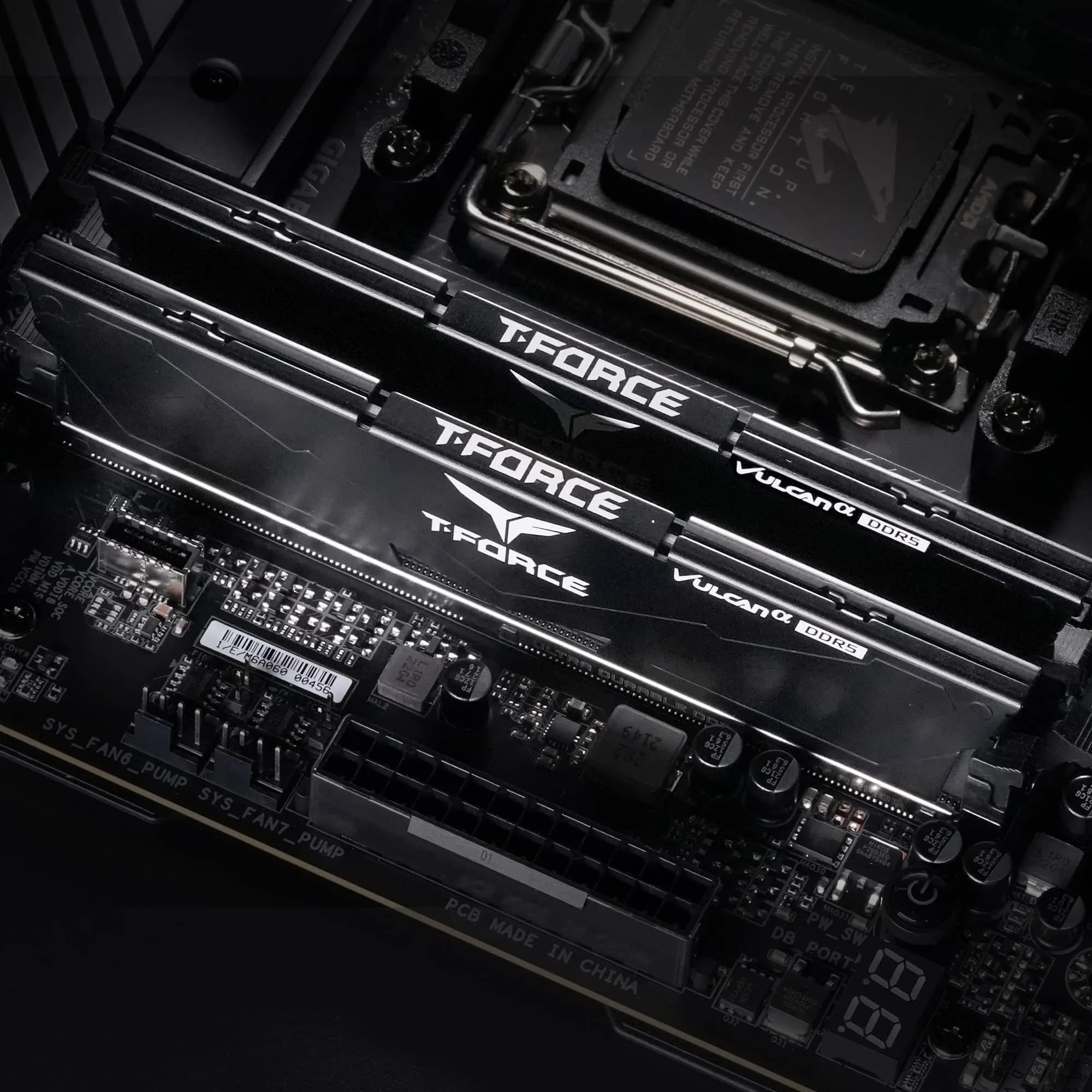 TEAMGROUP T-Force Vulcan Alpha DDR5 RAM 32GB (2x16GB) 5600MHz CL40 Desktop Memory Module | AMD Optimized - view 3