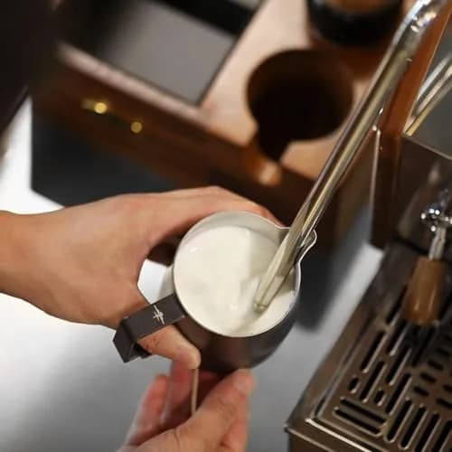 MHW-3BOMBER Milk Frothing Pitcher 450ml (15.2oz) Matte White | Turbo Design for Latte Art thumbnail 5