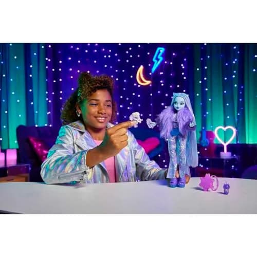 Monster High Abbey Bominable Doll 15 cm (5.9 inches) | Daughter of the Yeti with Pet Mammoth thumbnail 8