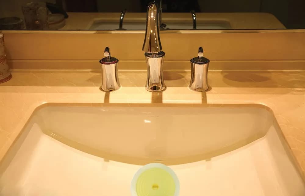V-TOP 6 inch Yellow Transparent Silicone Tub Stopper - 2 Pack Drain Plug for Universal Fit - view 5