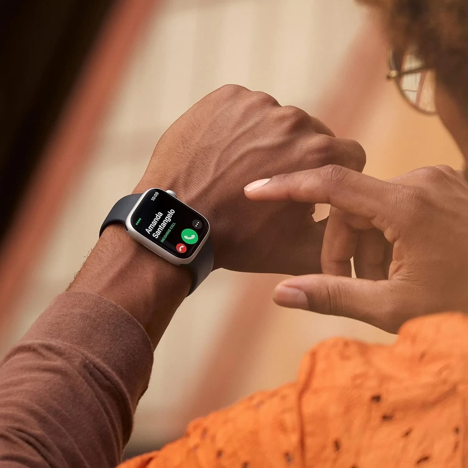 Apple Watch Series 8 GPS 41mm Smartwatch with Midnight Sport Band - Midnight Aluminum Case - view 4