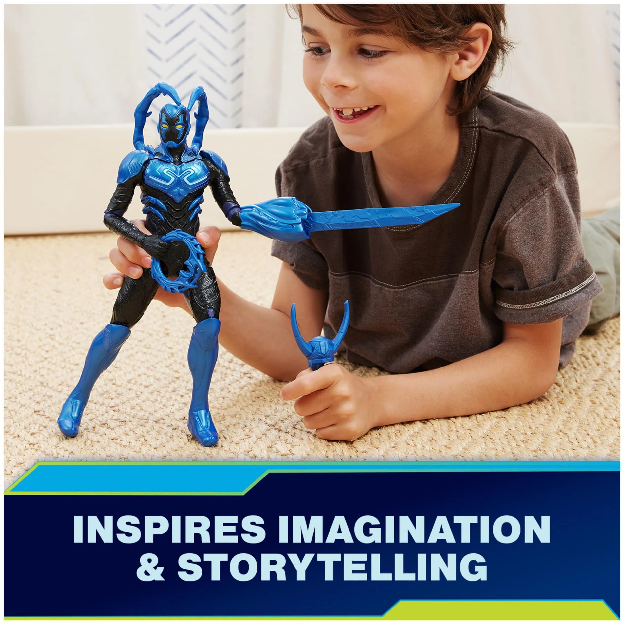 DC Comics Battle-Mode Blue Beetle Action Figure 12-inch (30 cm) | Lights & Sounds - view 6