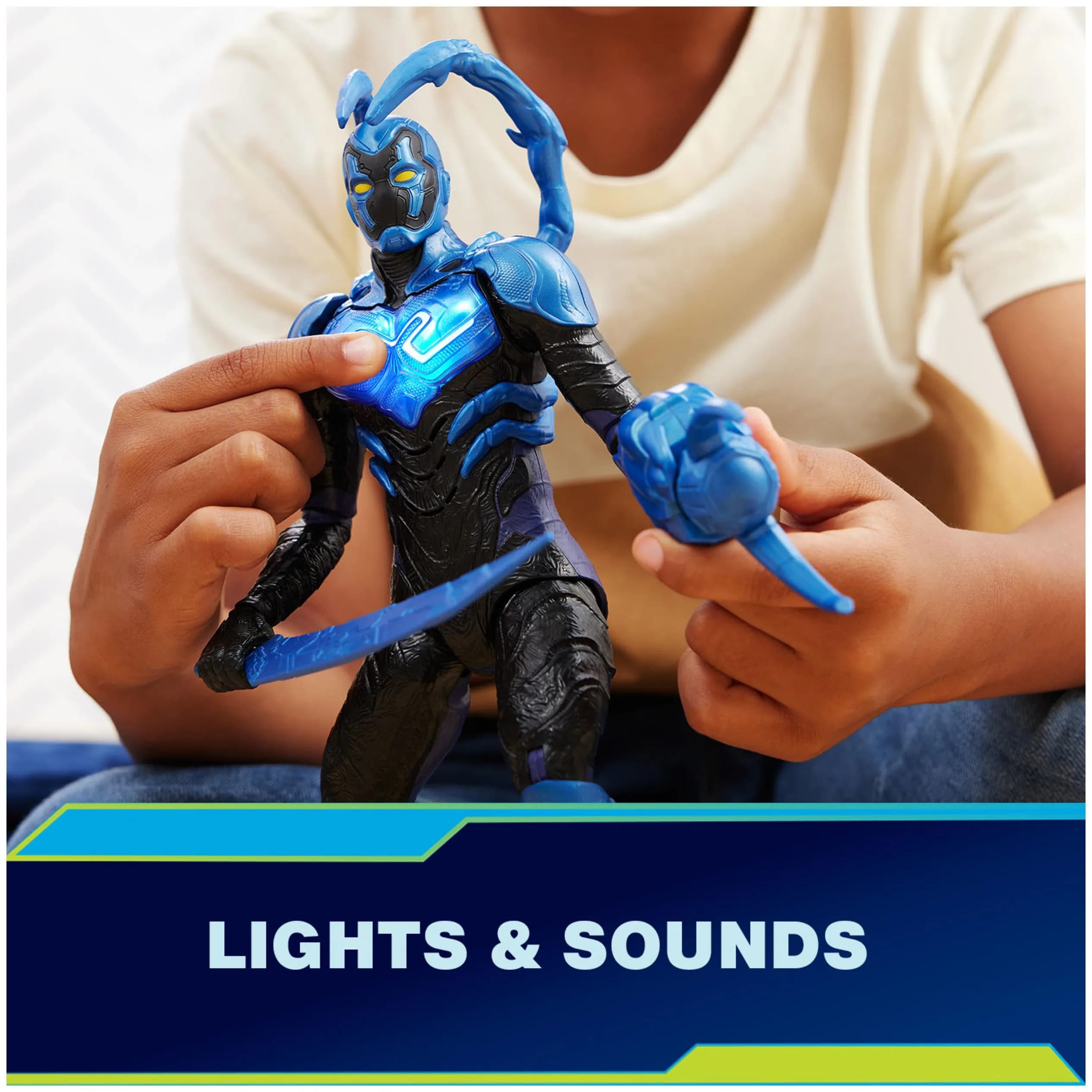 DC Comics Battle-Mode Blue Beetle Action Figure 12-inch (30 cm) | Lights & Sounds - view 4