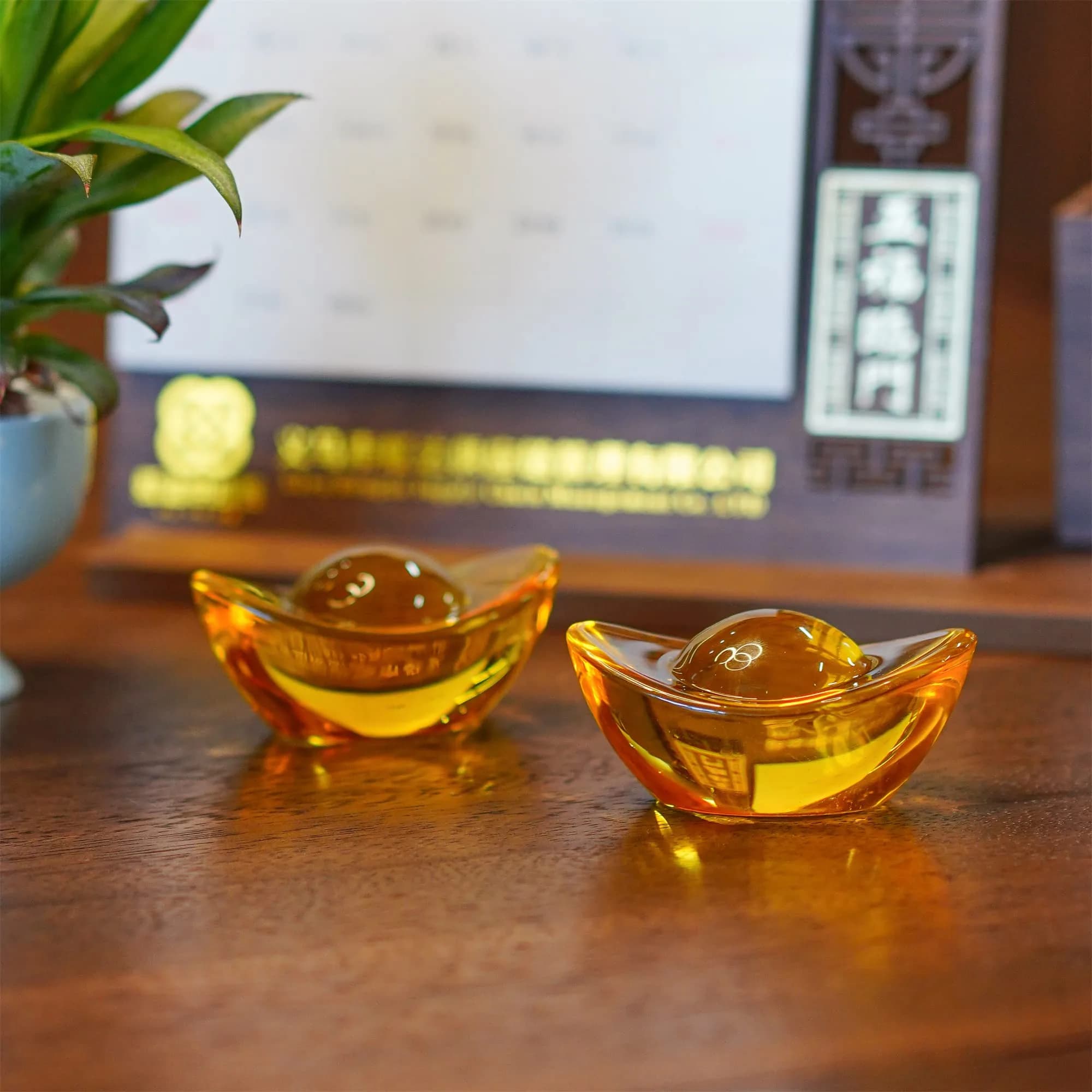 YU FENG Crystal Yuan Bao Figurines 7.62 cm (3 Inch) | Golden Ingot Decor for Wealth & Abundance - view 7