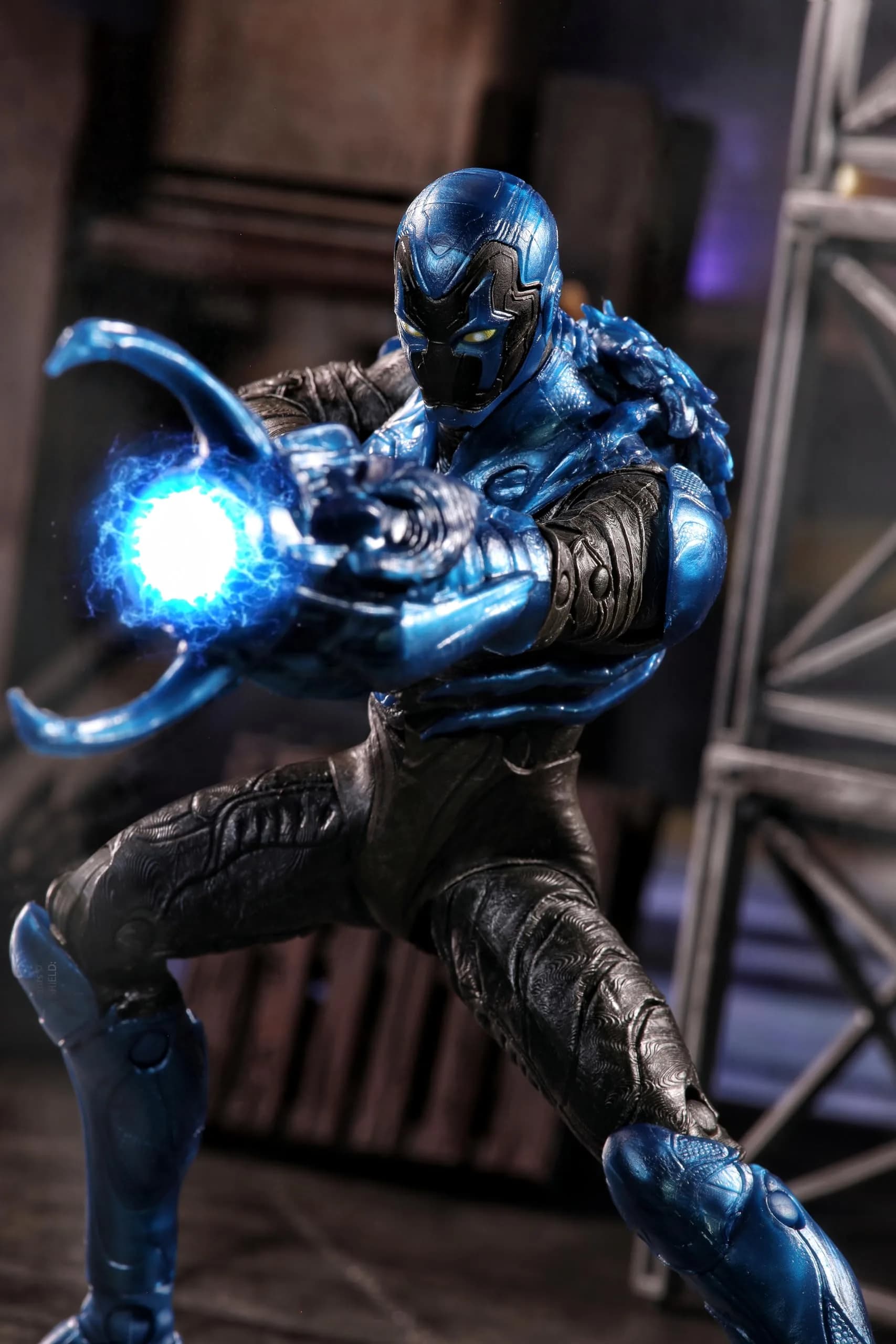 McFarlane Toys DC Multiverse Blue Beetle Action Figure 7in (17.78cm) | Ultra Articulated - view 6