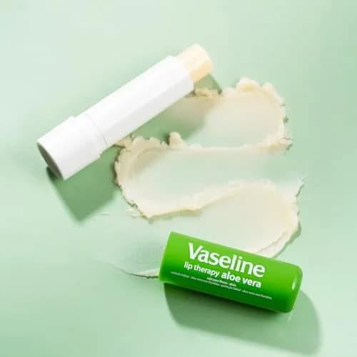 Vaseline Lip Therapy Care Aloe Fresh Lip Balm 0.16 Oz | Nourishes & Softens Lips thumbnail 5