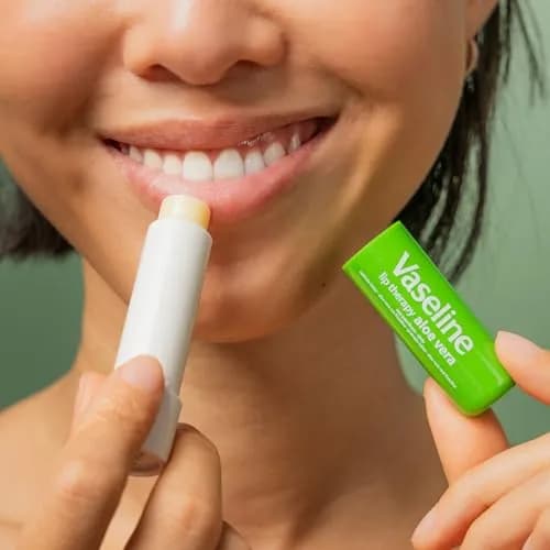 Vaseline Lip Therapy Care Aloe Fresh Lip Balm 0.16 Oz | Nourishes & Softens Lips thumbnail 7