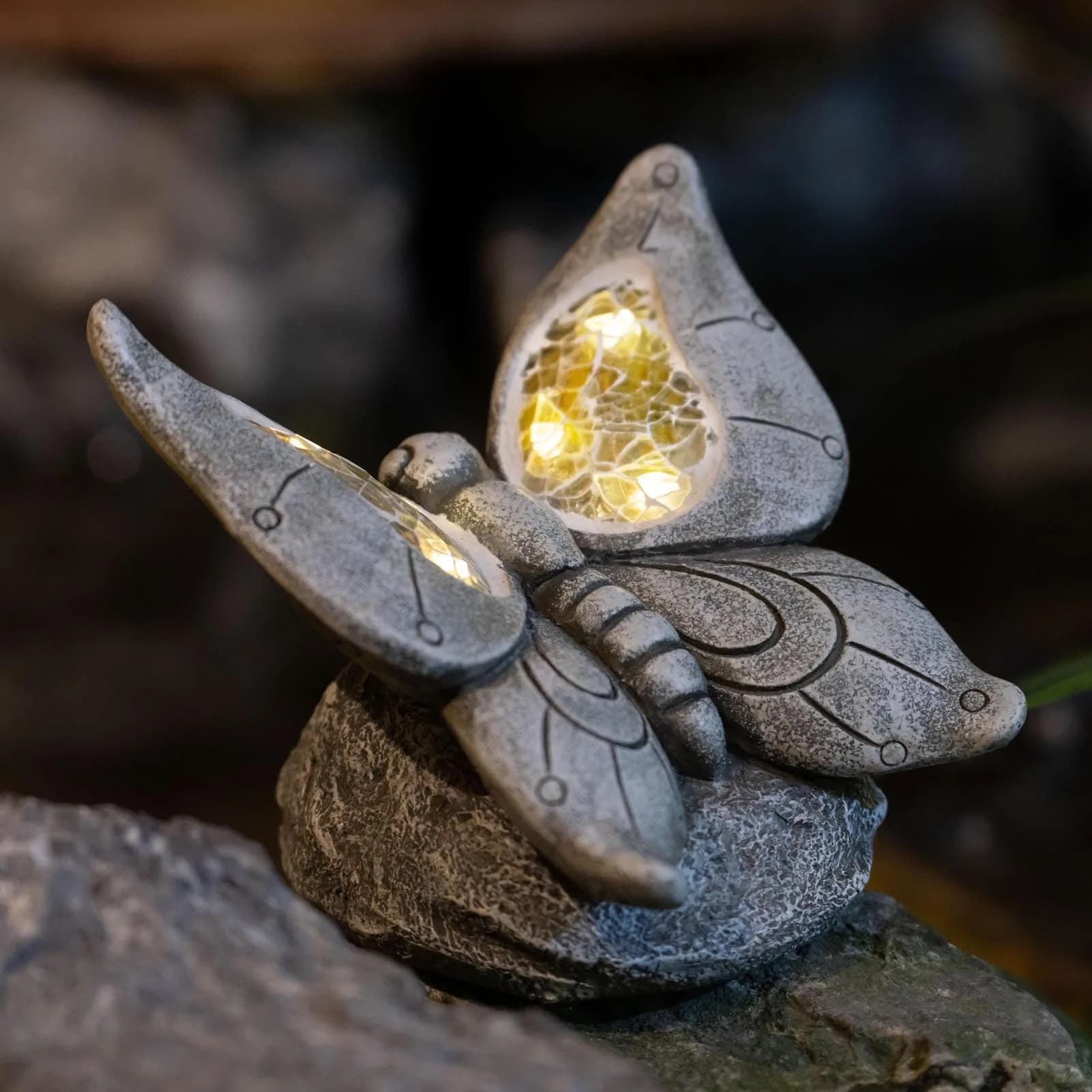 Rezpuao Solar Butterfly Statue 17.0 cm (6.7 inches) | Weatherproof Resin Garden Decor with LED Light - view 7