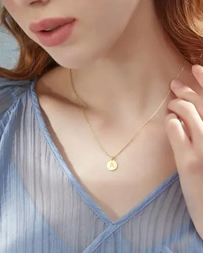 MIDDLUX Gold Letter Necklace 16 + 2" | Personalized Initial Jewelry for Women thumbnail 4