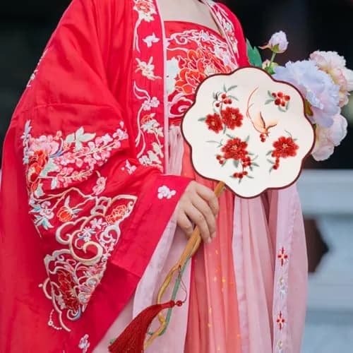 HOMSFOU Red Electric Fan 35.5CM | Handcrafted Silk & Wood Vintage Decor thumbnail 4