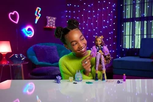 Monster High Clawdeen Wolf Doll with Pet Dog Crescent & Accessories | 6-inch Scale thumbnail 2