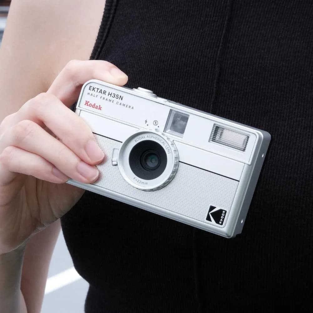 Kodak EKTAR H35N Half Frame Film Camera, 35mm, Striped Silver | Built-in Star Filter, Bulb Function - view 7