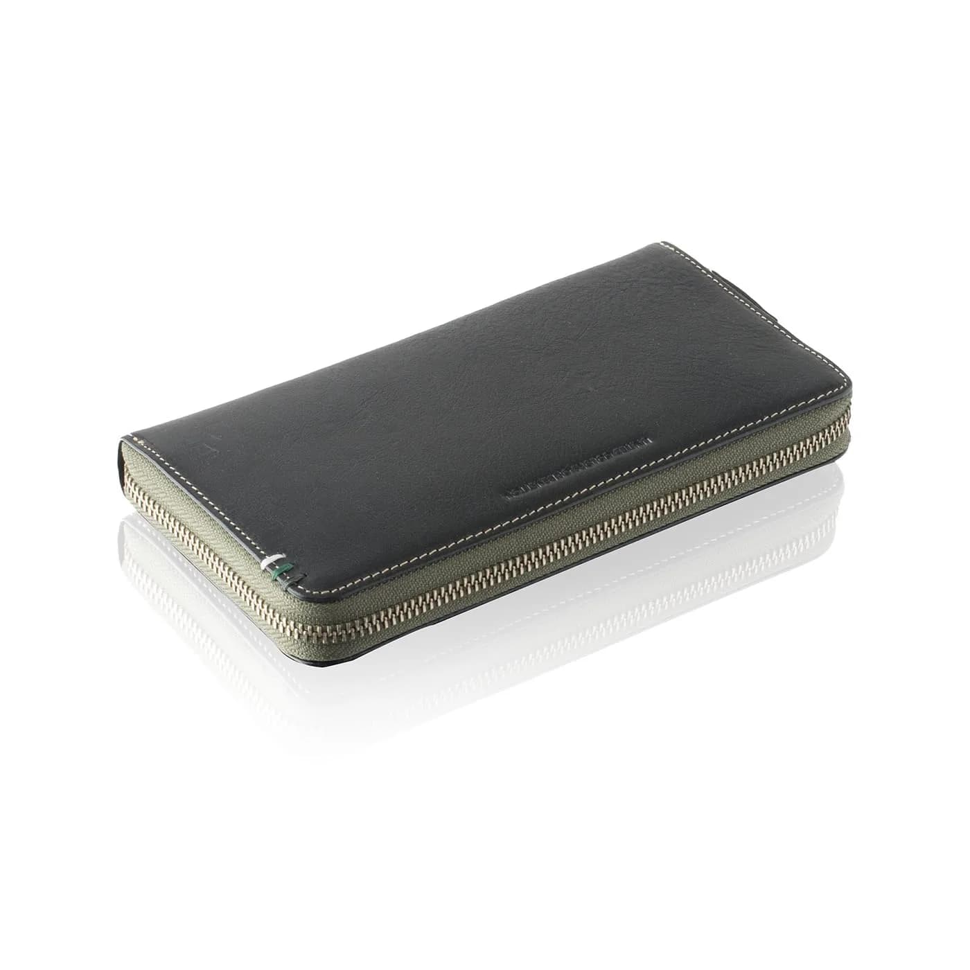 United Colors of Benetton Men's Leather Wallet, Black, W190/D100/H25 (mm) | Italian Oil Leather, Zipper Closure