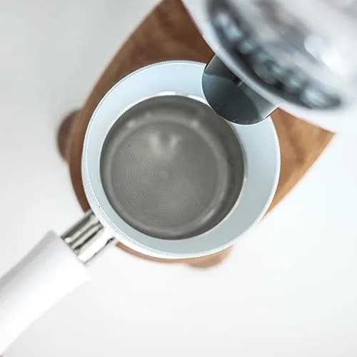Normcore 58mm Magnetic Dosing Funnel V2 White | Espresso Coffee Dosing Ring with 9 Neodymium Magnets thumbnail 3