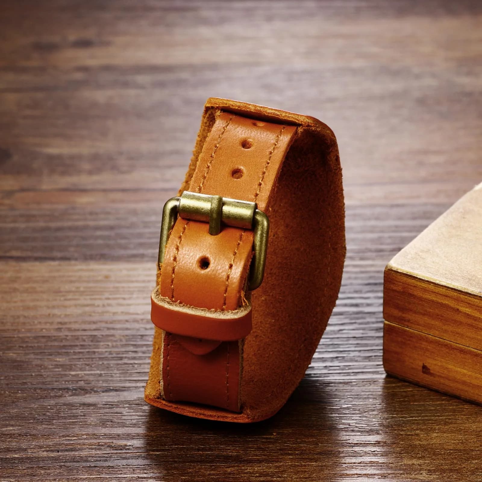Avaner Men's Vintage Brown Leather Wide Cuff Steampunk Analog Quartz Watch - view 3
