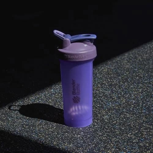 BlenderBottle Classic V2 Shaker Bottle 800ml (28 oz) | Mixes Protein Smoothies Effortlessly thumbnail 6