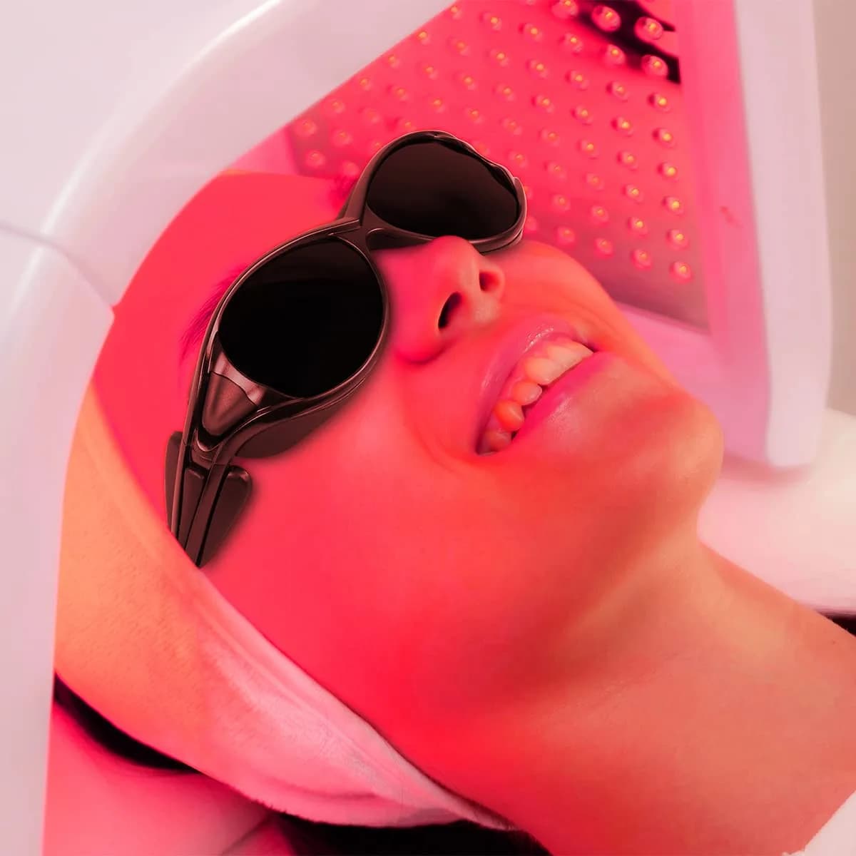 Dubofu Professional Black Red Light Therapy Glasses for Eye Protection - view 4