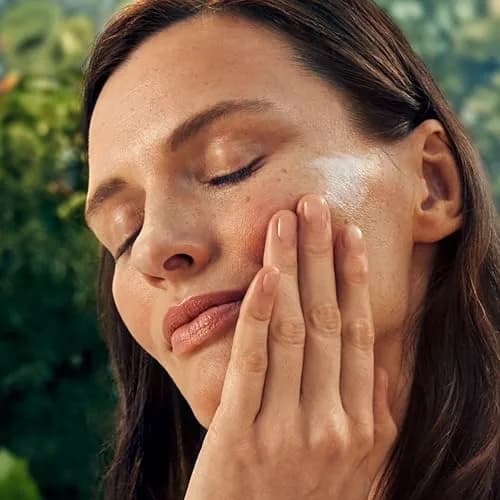 Weleda Face Care Plumping Day Cream 1.3 Fl Oz | Plant Rich Moisturizer with Pomegranate & Maca Root Peptides thumbnail 4