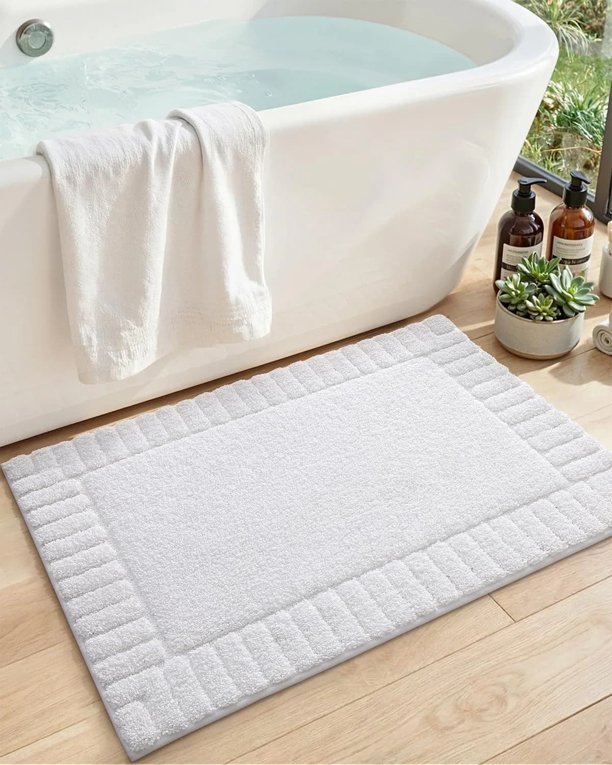 DEXI Bathroom Rugs 24x16 | Ultra Soft Microfiber Absorbent Bath Mat, White