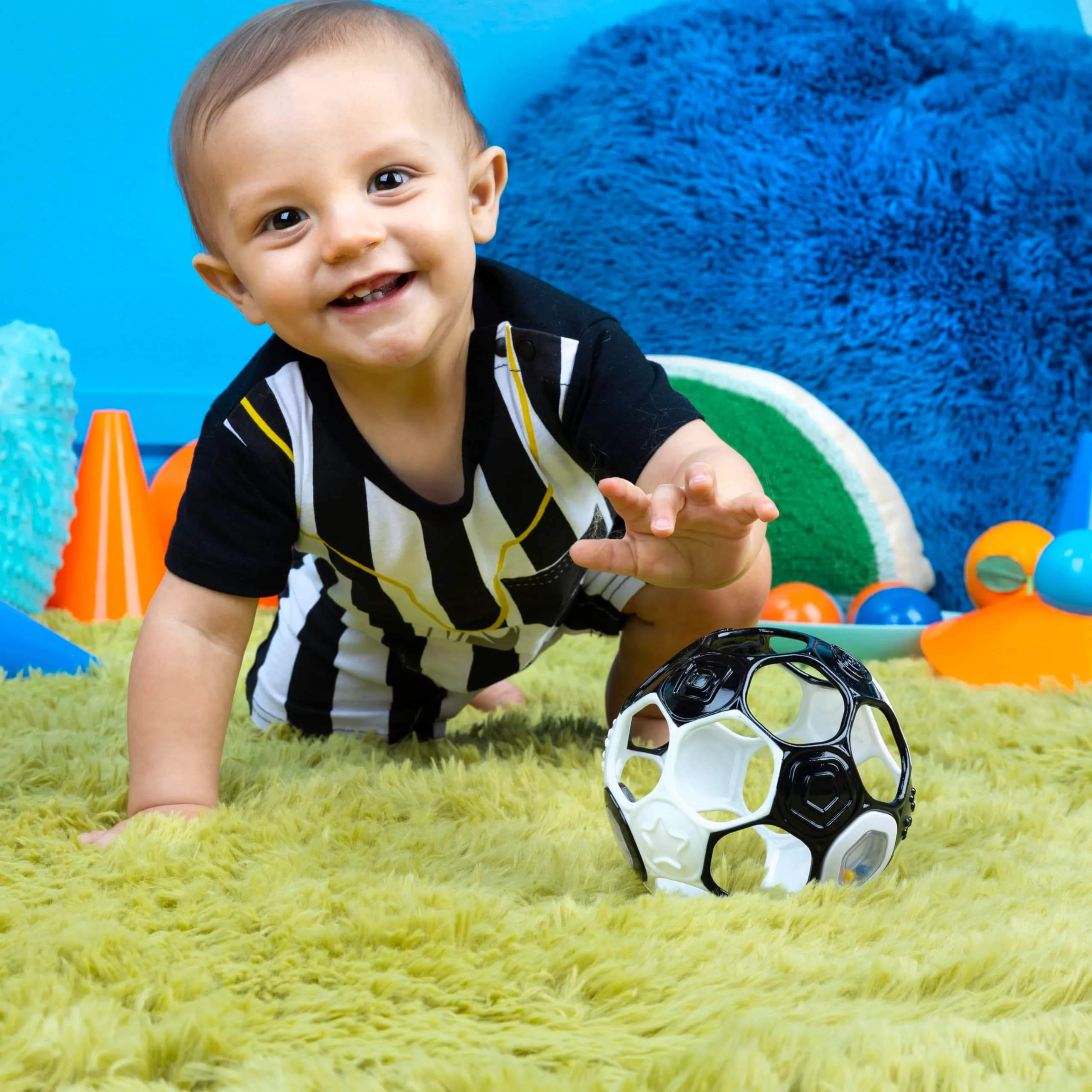 Bright Starts Oball Grippin' Goals Rattle Soccer Ball 12.7cm (5") | BPA-Free Baby Toy for Newborns & Up - view 3
