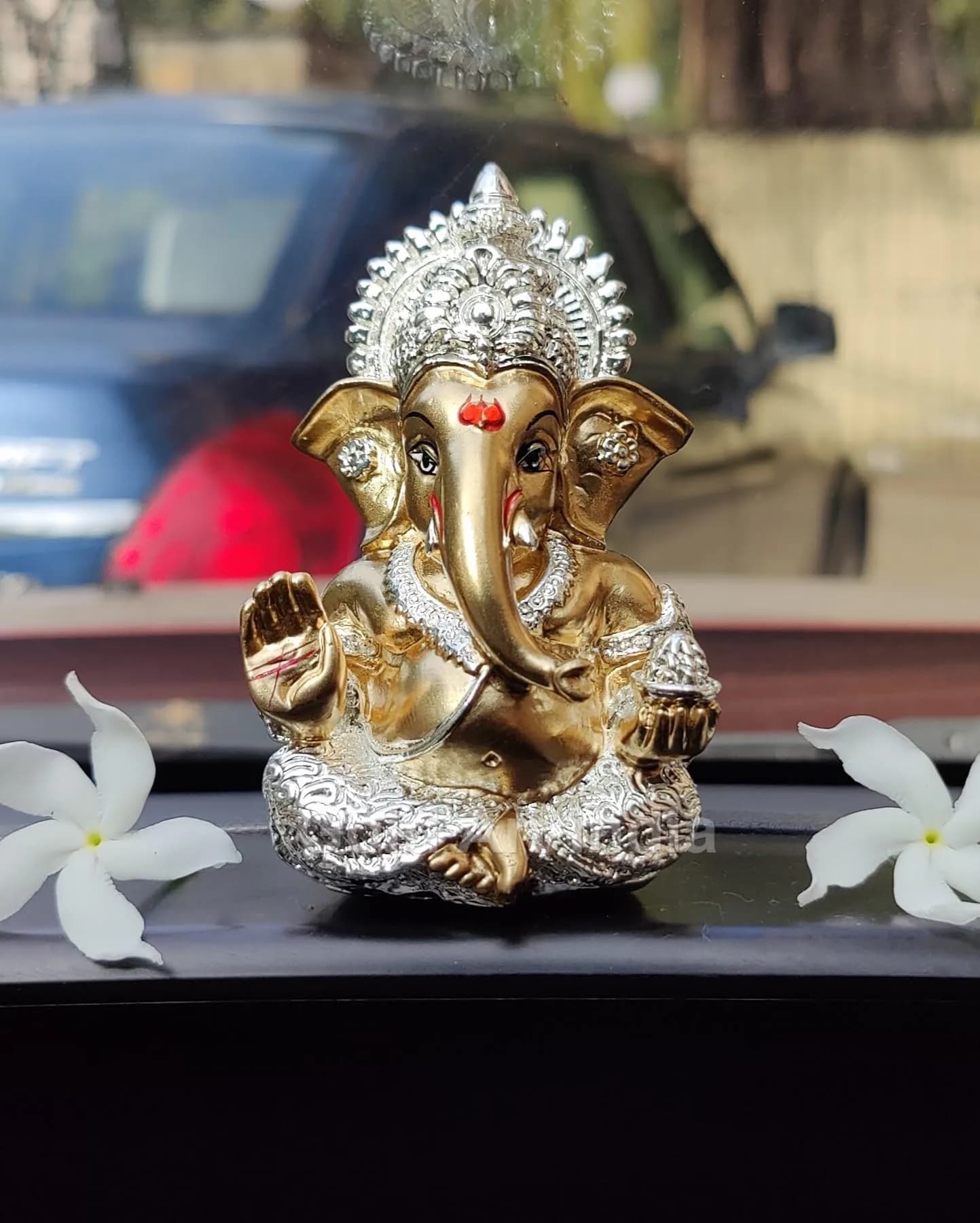 Gold Art India Ganesha Idol 8.89 cm (3.5 Inches) | Antique Silver Plated Lord Ganesha Statue for Car Dashboard, Home Decor, Luck & Success - view 7