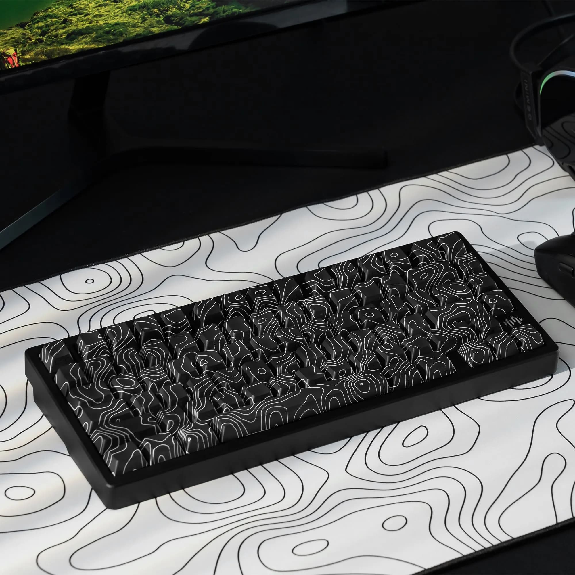 dagaladoo Black Topographic PBT Keycaps Set | Double Shot Shine Through Cherry Profile for MX Switches (130 Keys) - view 3