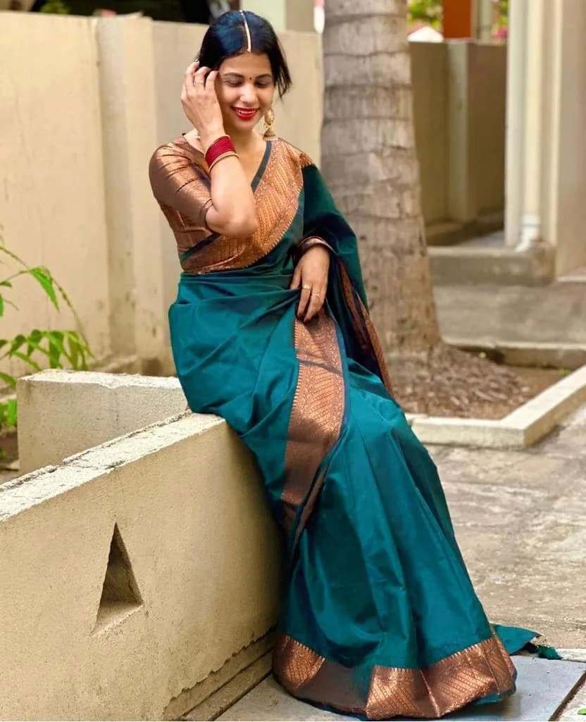 Avantika Fashion Kanjivaram Soft Pure Silk Banarasi Saree with Blouse Piece | 5.3m Saree, 0.8m Blouse - view 5