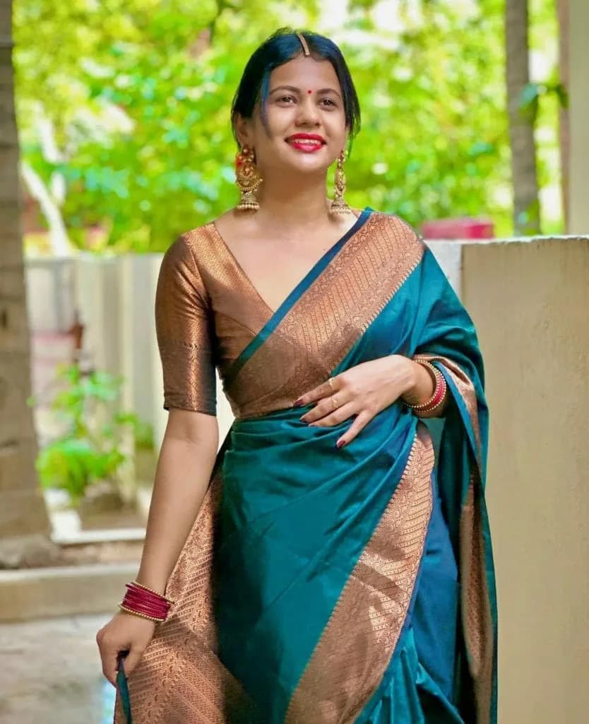 Avantika Fashion Kanjivaram Soft Pure Silk Banarasi Saree with Blouse Piece | 5.3m Saree, 0.8m Blouse - view 7