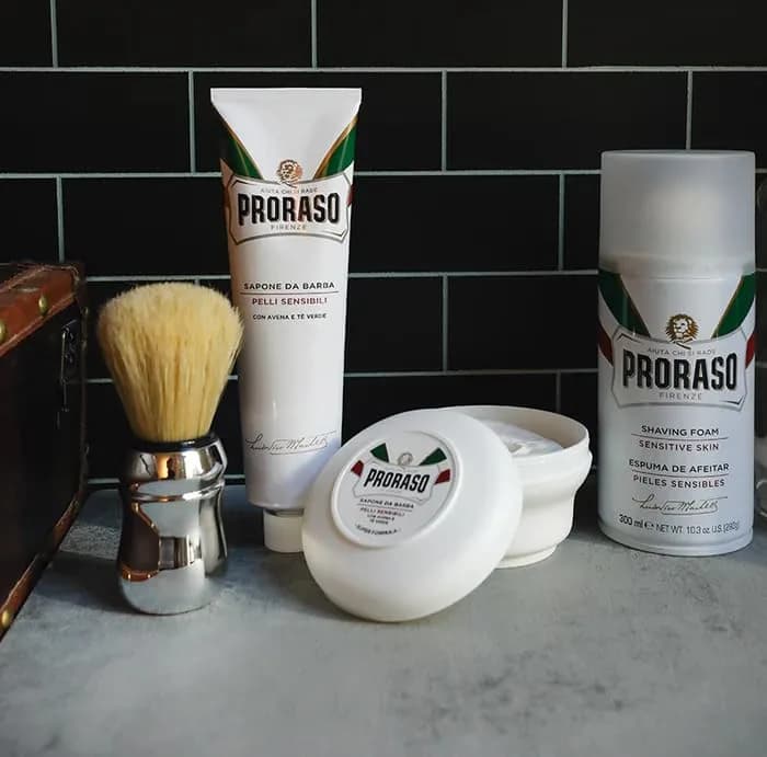 Proraso Shaving Cream Oatmeal & Green Tea 300ml (10.2 Fl Oz) | Nourishing & Gentle Formula for Sensitive Skin thumbnail 2