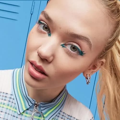 MAYBELLINE Master Precise All Day Liquid Eyeliner Emerald Green 0.342 fl oz (10.1 ml) | Waterproof Up to 30HR Wear thumbnail 5