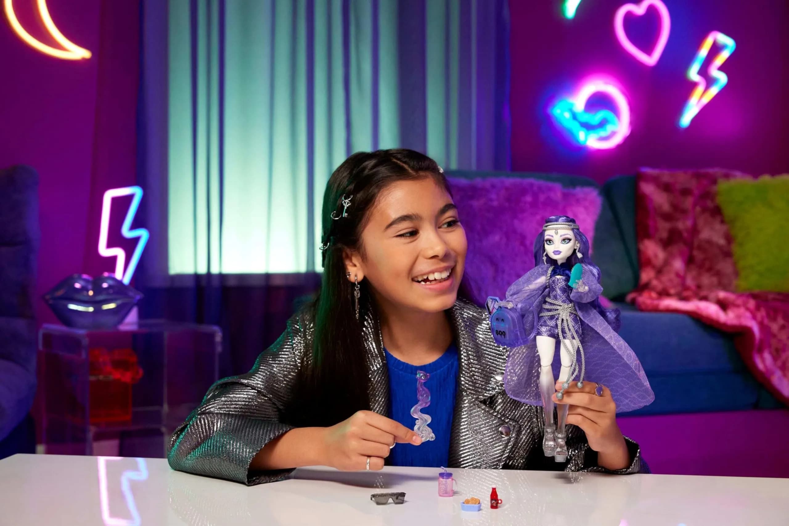 Monster High Spectra Vondergeist Doll with Pet Ferret Rhuen & 7 Accessories | Ages 4+ - view 2