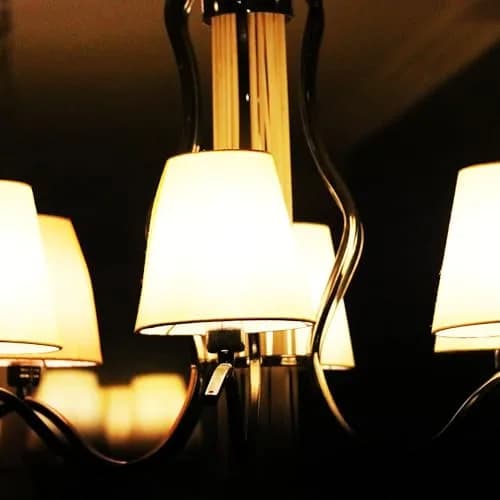 LOCZAR Rechargeable LED Light Bulb with Remote | Battery Operated, Dimmable, Warm White 3000K, E26 Base, Power Outage Ready thumbnail 7