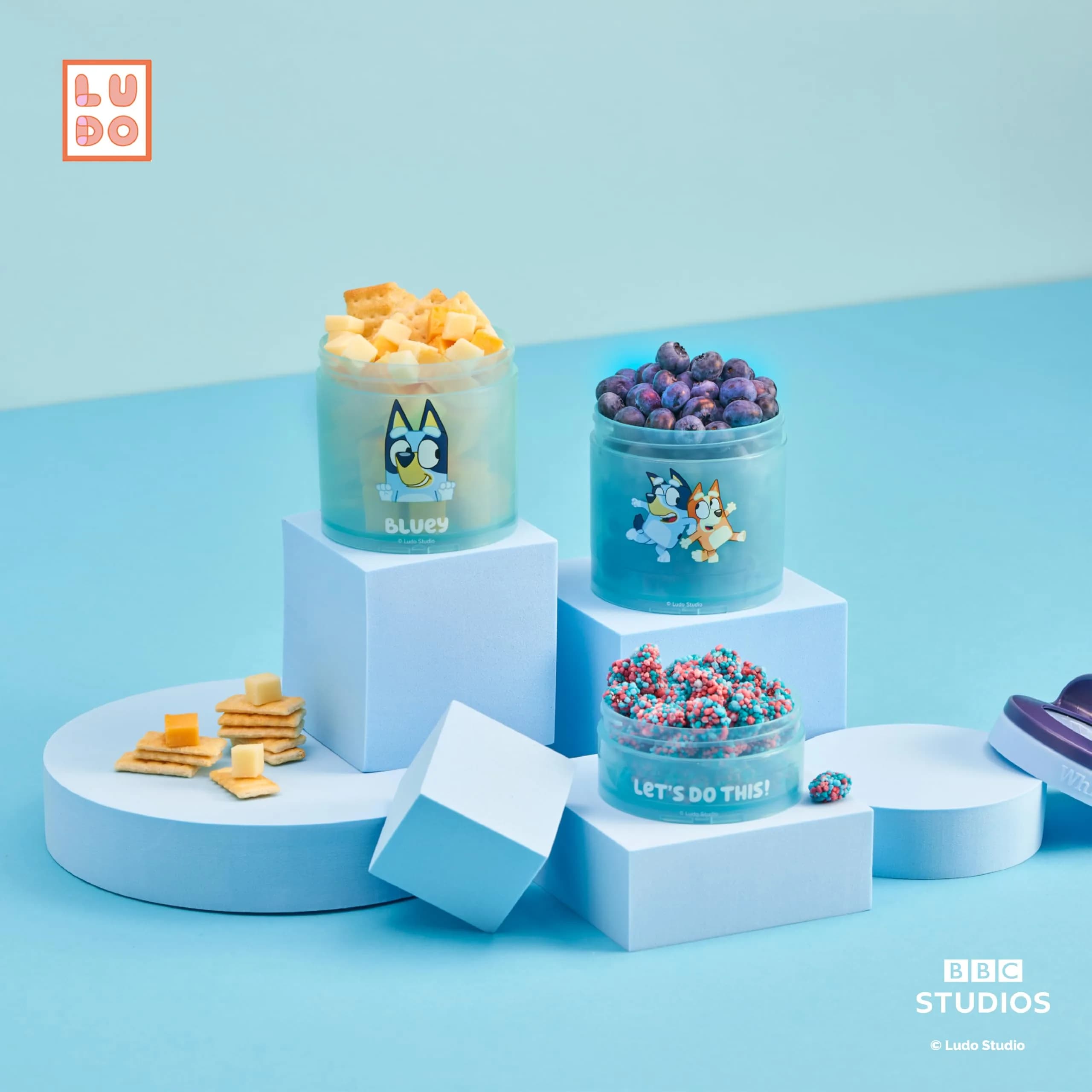 Whiskware Bluey Snack Containers, 3 Stackable Snack Cups (1/3 Cup, 1 Cup, 1 Cup) | Durable & Mess-Free for Kids - view 6