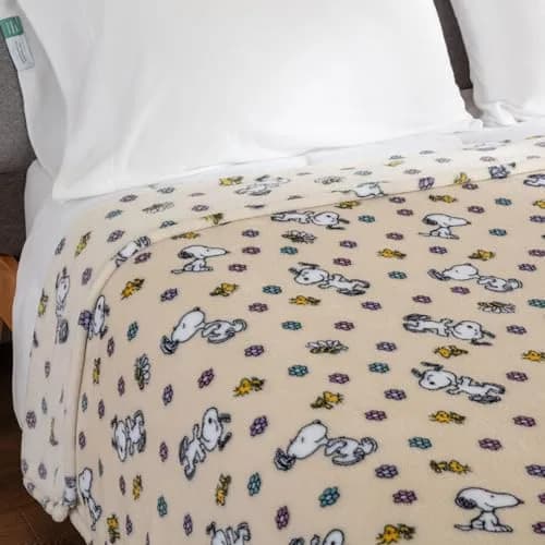 Berkshire Blanket Peanuts® VelvetLoft® Snoopy Plush Blanket Twin 60 in x 90 in | Official Peanuts® Product thumbnail 7
