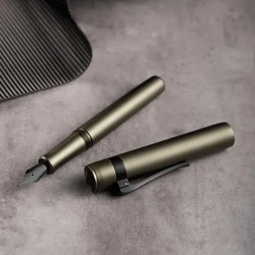 Hongdian M2 Black Forest Mini Fountain Pen Army Green 105mm (4.13 inches) | Smooth Ink Flow Writing Instrument thumbnail 5