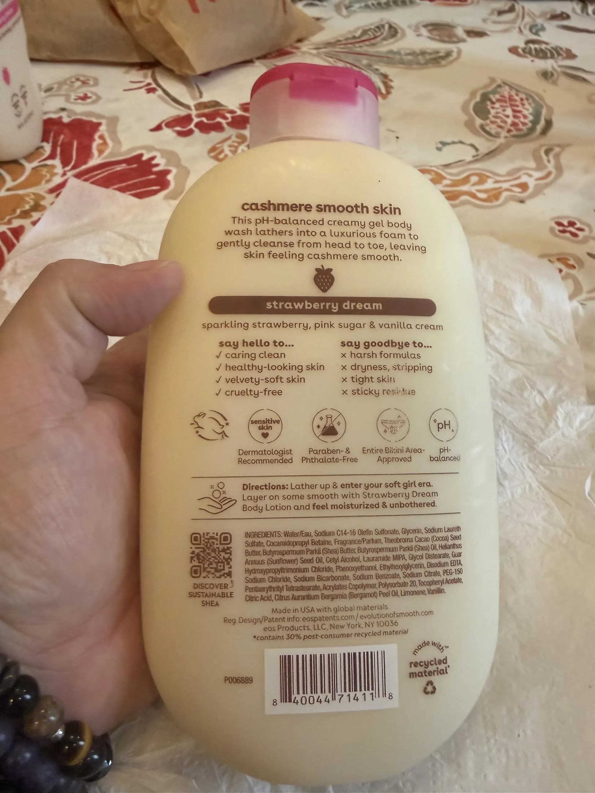eos Strawberry Dreams Body Wash Creamy Gel Formula with Shea Butter, Glycerin, Vitamin E, pH Balanced, Sensitive Skin, Vegan, 475ml (16 fl oz) - view 2
