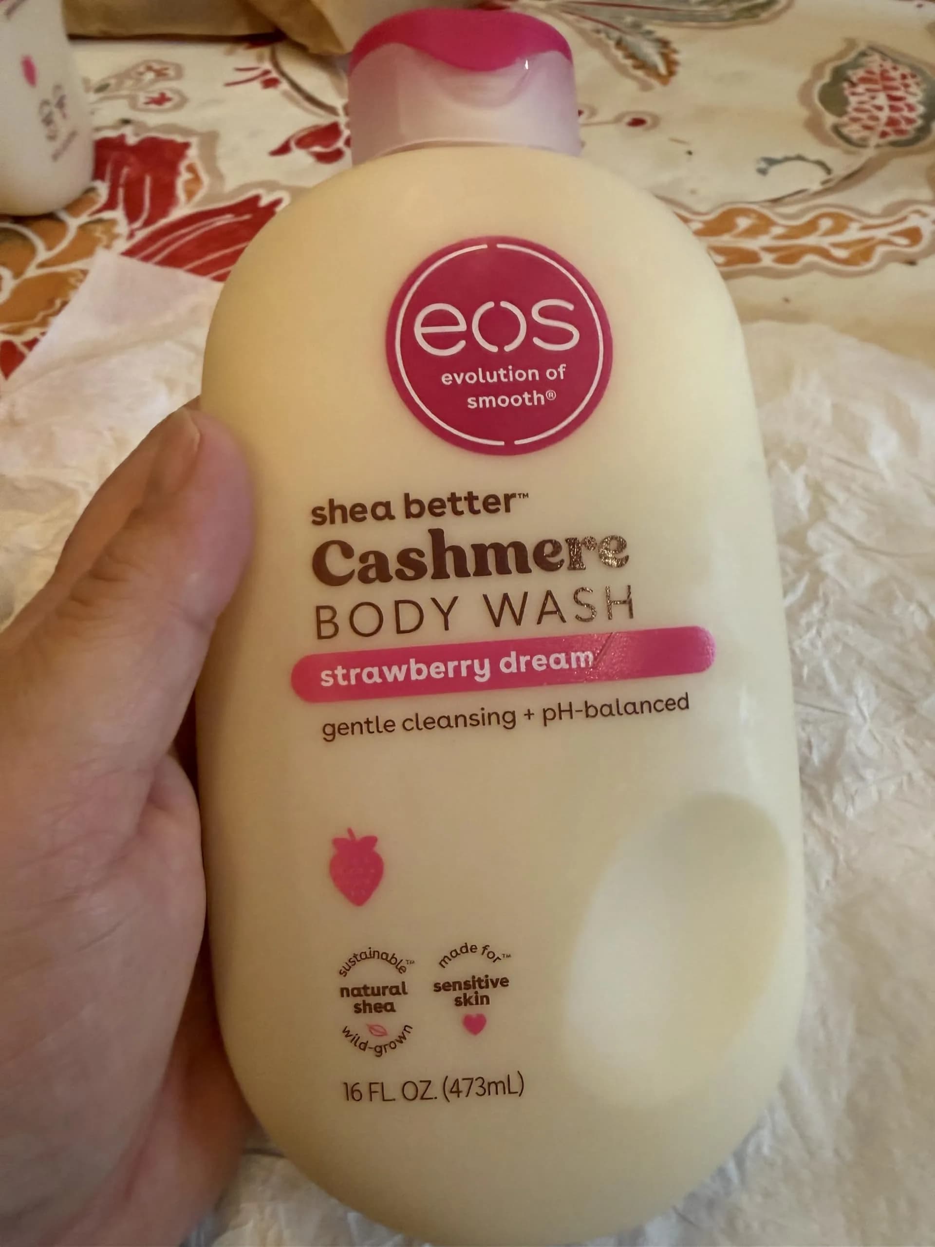eos Strawberry Dreams Body Wash Creamy Gel Formula with Shea Butter, Glycerin, Vitamin E, pH Balanced, Sensitive Skin, Vegan, 475ml (16 fl oz) - view 3