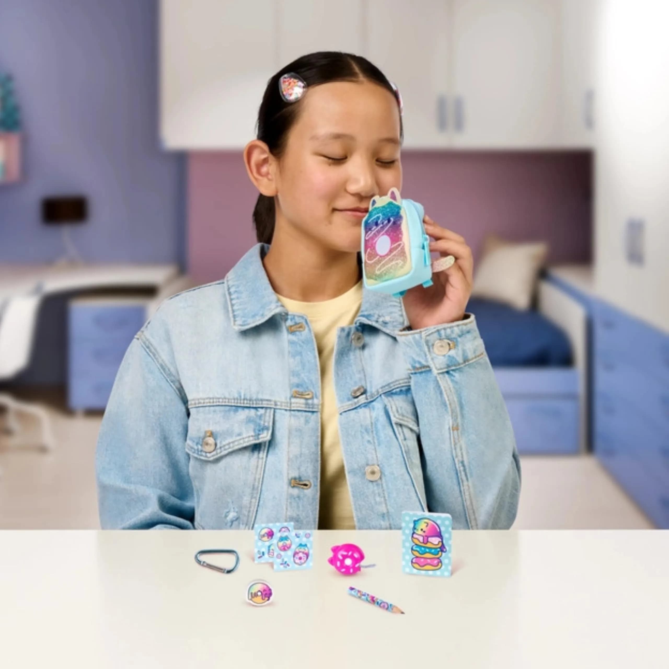 REAL LITTLES Scented Surprise Micro Backpacks 6-Pack | Food Themed with 5 Scented Stationery Surprises Each - view 3
